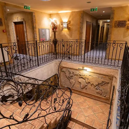 Ksiecia Jozefa Hotel 3*