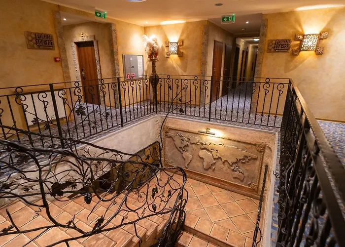 Ksiecia Jozefa Hotel 3*